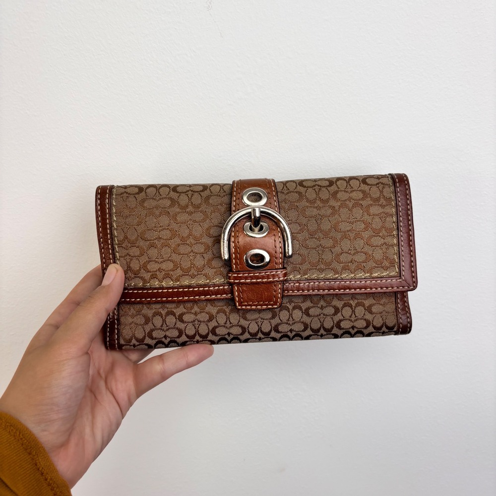Vintage Y2K Coach Soho Signature C Canvas Leather Buckle Trifold Clutch Wallet